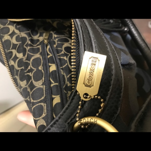 Purses - Picture 5 of 9